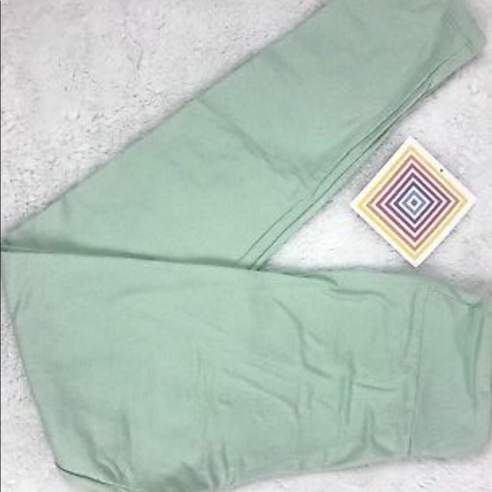 LuLaRoe L/XL Leggings Solid Light Green NEW!